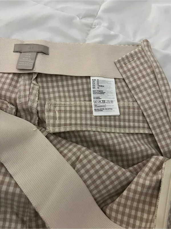 Beige and white gingham straight leg pants NWT medium - Image 5