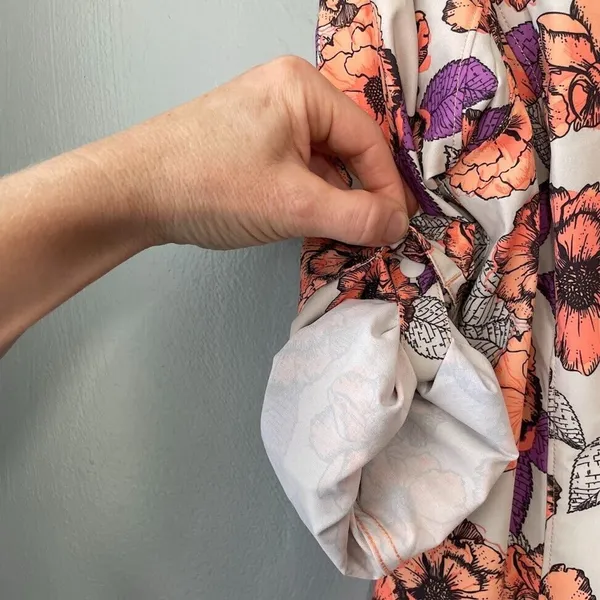Duluth Trading Co Button Up Shirt Size Small Nylon Floral Hiking Vented Roll Tab - Image 6