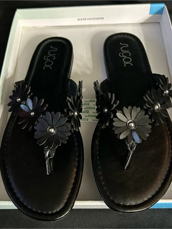 Sugar Finesse Women’s Black Daisy Floral Thong Sandals SZ 9 BNIB - Image 4