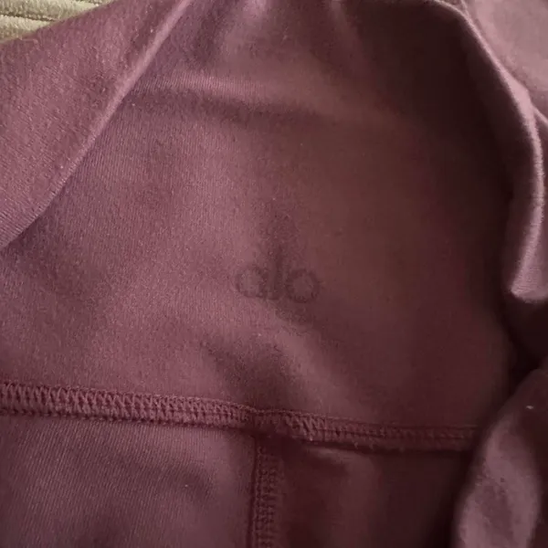 Alo Yoga Leggings - Image 4