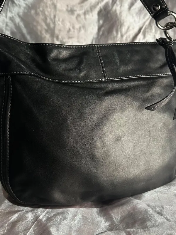 Vintage Y2K Coach Black Leather Zoe Shoulder Bag - Image 2