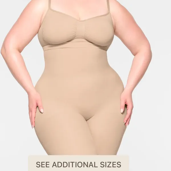 SKIMS Seamless Sculpt Mid Waist Mid Thigh Short‎ - Image 3