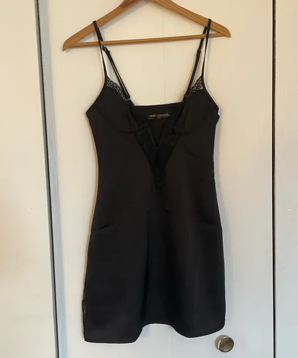Finesse Ivy Black Lace Trim Mini Dress - Image 3