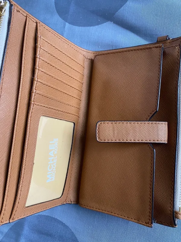 Michael Kors Shoulder Bag With Wallet Set - Image 4