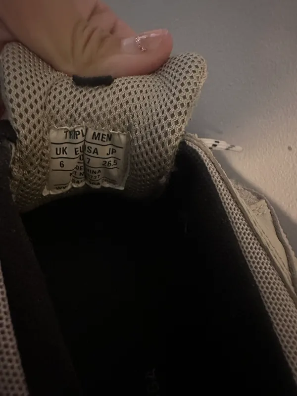 Balenciaga 100% Authentic  Triple S Sneakers - Image 6
