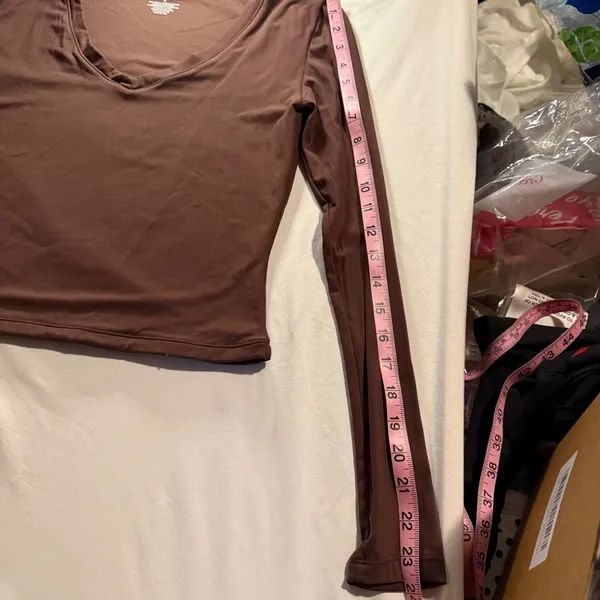 QINSEN Womens Brown Long Sleeve V-Neck Stretchy Fitted Top Size S - Image 6