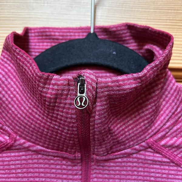 Lululemon Womens 4 Run Swiftly Tech 1/2 Zip Pullover Striped Bumble Berry FLAWED - Image 3