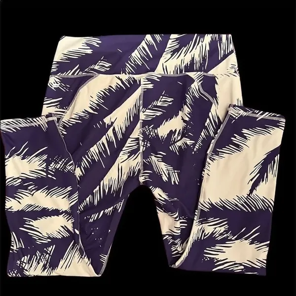 NWT fabletics leggings! Super soft and cute! - Image 4