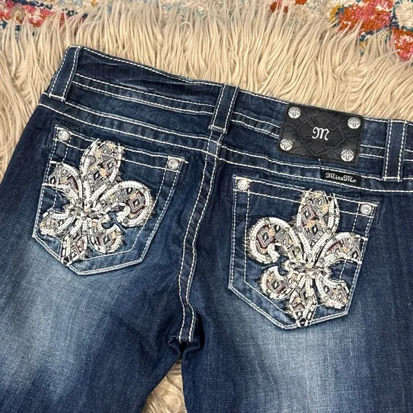 Miss Me Jeans – Size 29 – Bootcut with Embroidered Fleur-de-Lis Pockets - Image 6