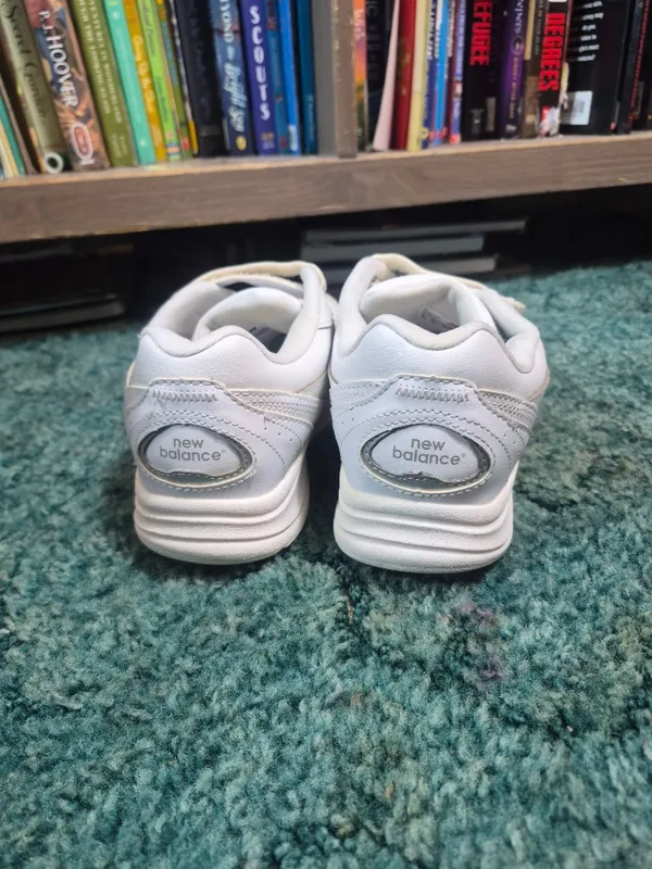 New Balance 577 Walking Shoes 8 Wide - Image 5