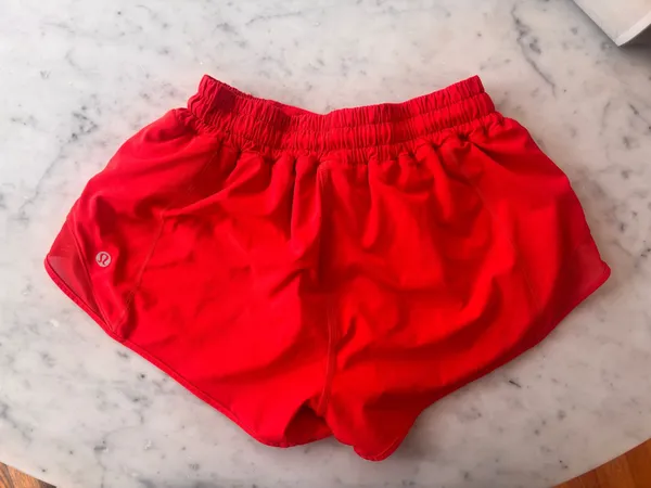 Lululemon Shorts Hotty Hot 2.5" Low-Rise - Image 2