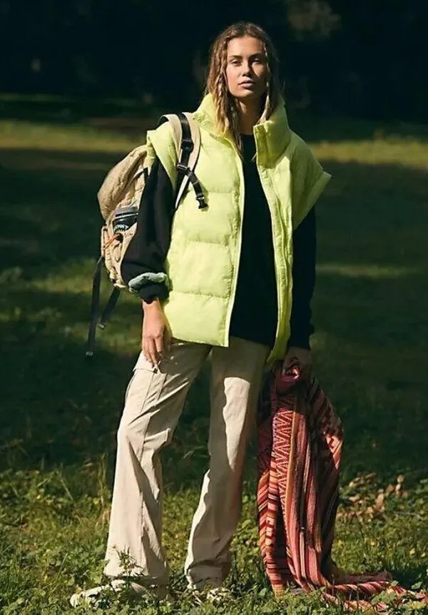 FREE PEOPLE In A Bubble Puffer Vest in Sour Citrus Size Small - Image 9