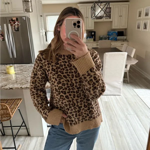 American Eagle Leopard Print Cozy Knit Pullover Sweater Size Small - Image 2