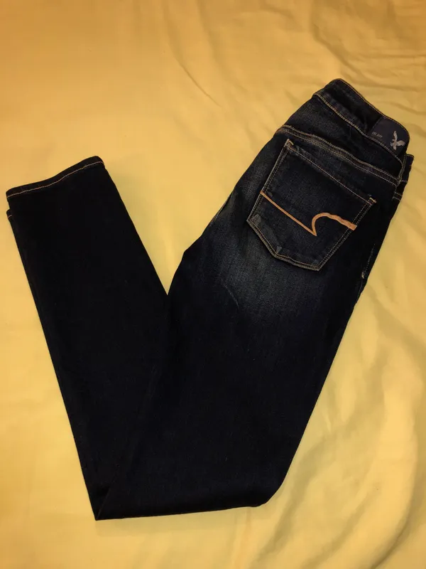 NWOT AEO Skinny Jeans Size 6 Long - Image 3