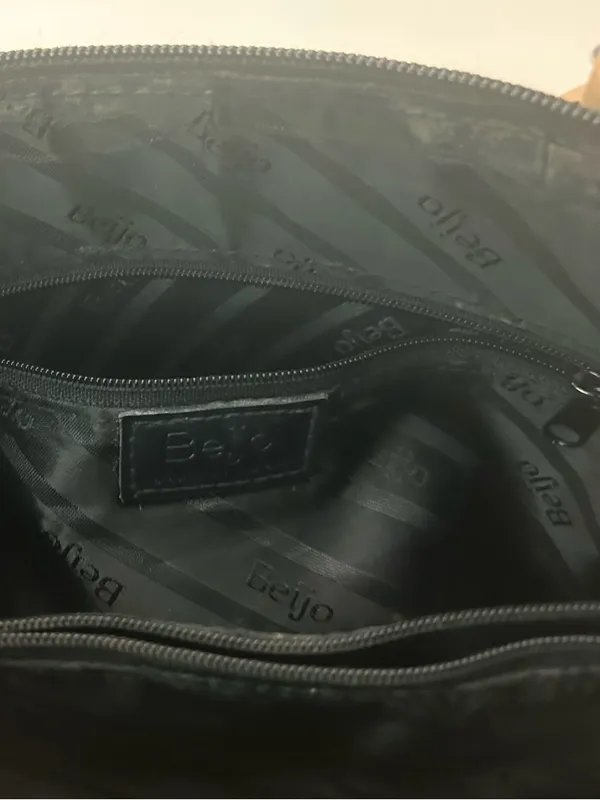 Purse/backpack Beijo London Paris New York convertible vinyl-Beauty! - Image 6
