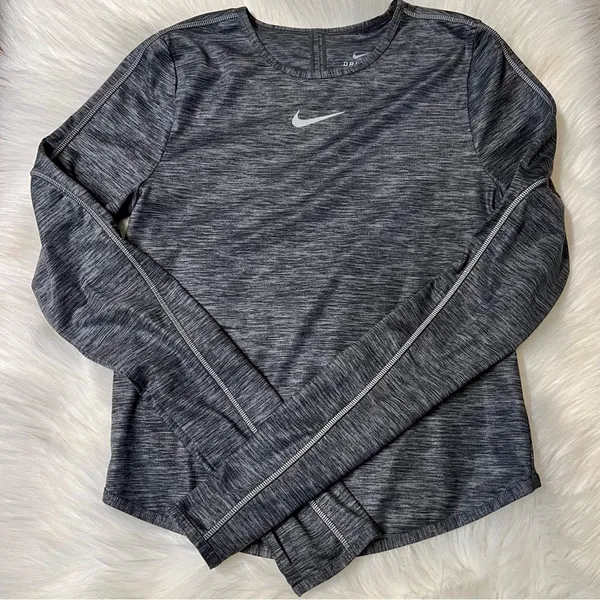 Women's Nike Runway Reflective Long Sleeve size small - Image 3