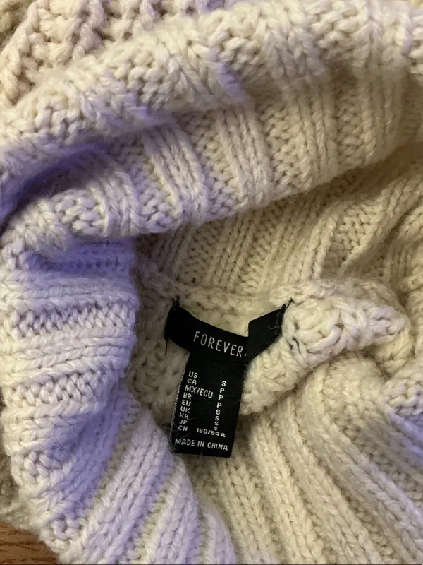 Forever 21 Cream Fringe Cable Turtleneck Sweater Size Small - Image 3