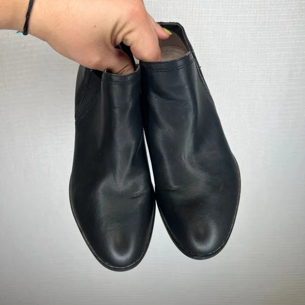 Naturalizer Wonda2 Black Ankle Boots Womens 7W Block Heel Side Zip Booties - Image 2