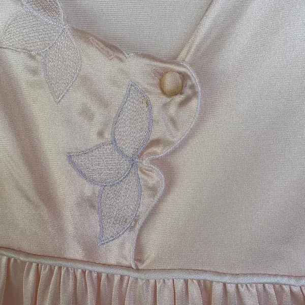 Vintage Peach Silky Slip Dress Vanity Fair Sleeveless Dainty Floral Flowy Medium - Image 5