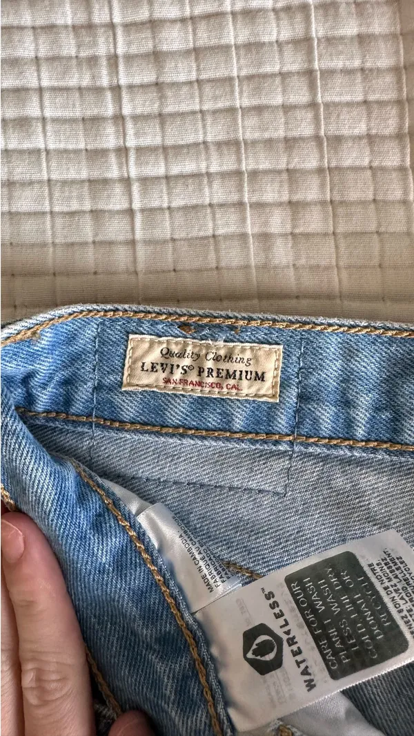 Levi’s 501 Jeans Straight Leg Button Fly - Image 3