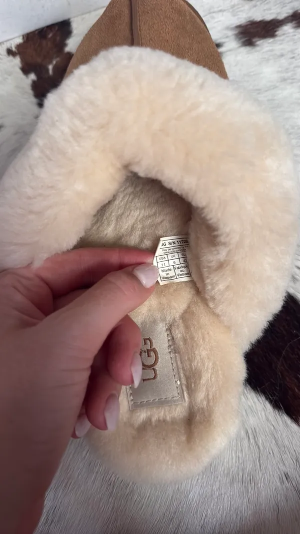 UGG Women’s Slippers - Image 5