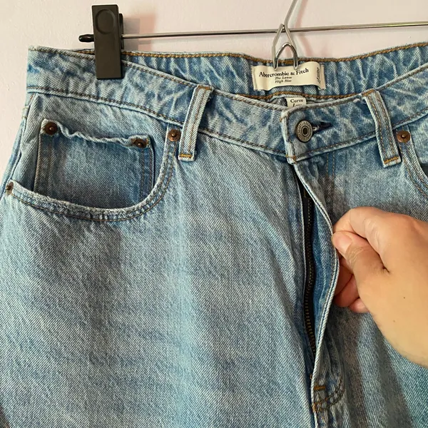 Abercrombie & Fitch The Loose High Rise Jeans Curve Love Light Wide Leg size 12 - Image 3