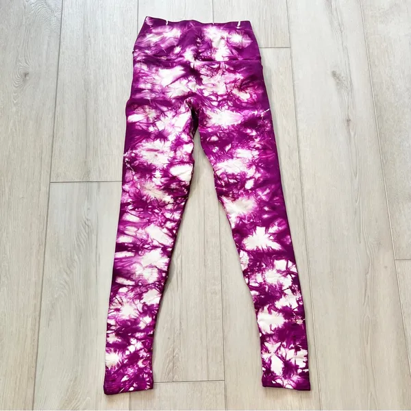 NUX Magenta Tie Dye High Waisted Leggings Size Small - Image 4