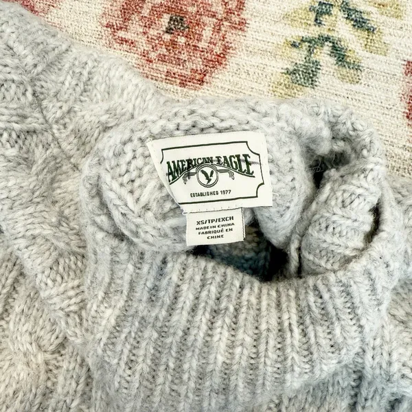 American Eagle Chunky Cable Knit Sweater XS Fisherman Heritage Thick Gray - Image 6