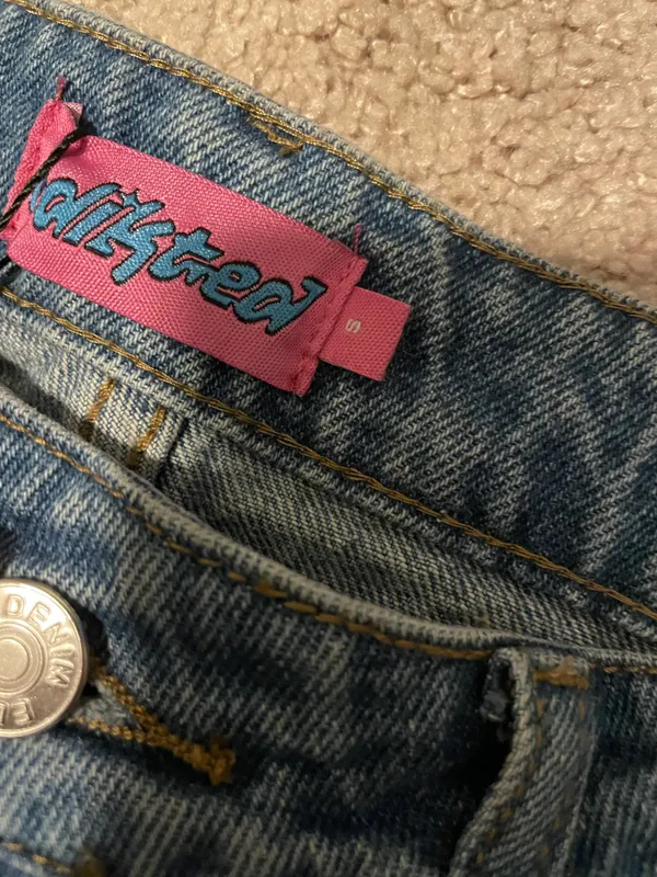 Edikted Deliah Low Rise Cargo Jeans - Size XS - Image 4