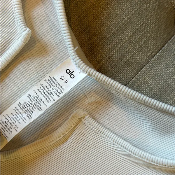 Alo Yoga White Ribbed Cropped Tee Savvy Short Sleeve Workout Tee Size Small - Image 4