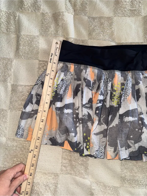 Lululemon Pleat to Street Skirt II "Mini Art‎ Pop White Multi / Black” size 10 - Image 4