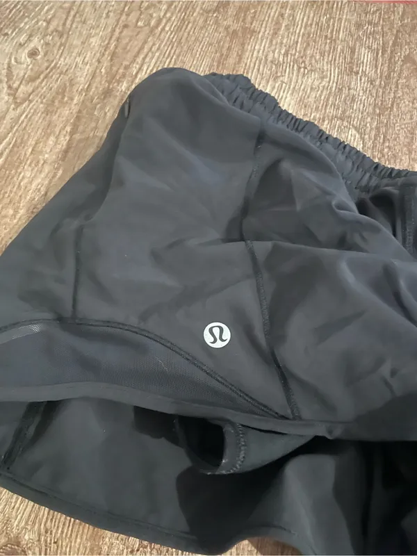 Lululemon Black Hotty Hot Low Rise Short Size 8 Tall - Image 5