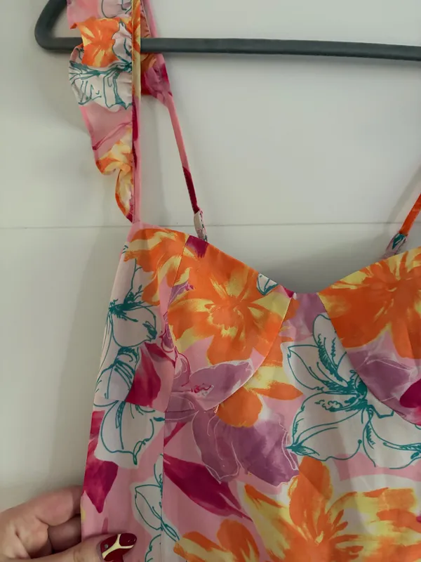 WAYF Hibiscus Floral Ruffle Maxi Dress - Image 3