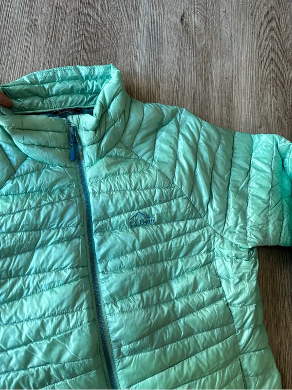 Women’s LL Bean Lightweight Down Jacket - Image 4