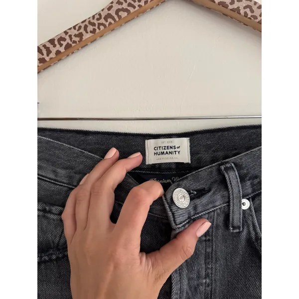 CITIZENS OF HUMANITY Camilla Raw Hem Shorts in Karma Size 24 - Image 3