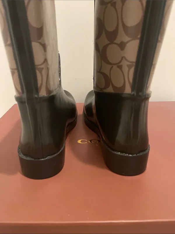 Coach Trisha brown boots size 6 - Image 4