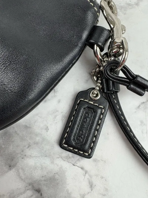 *Coach Vintage Legacy Turn-Lock Black Leather Wristlet Y2K 2000s - Image 7