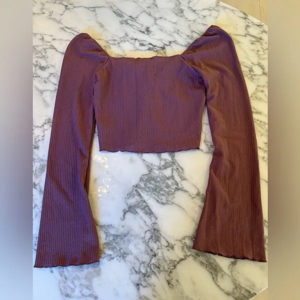 NWOT LUSH WOMEN'S PLUM LONG SLEEVE CINCH FRONT KNIT TOP Cropped M - Image 3