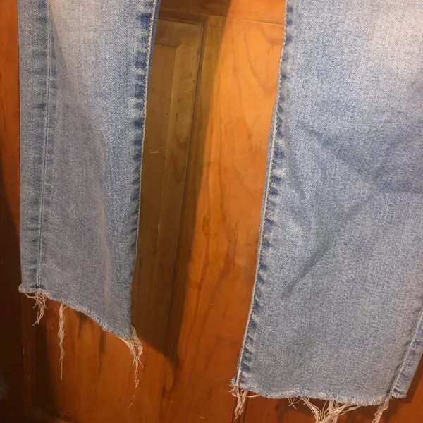 368. Levi’s high rise wedgie straight light wash distressed jeans size 28 - Image 3