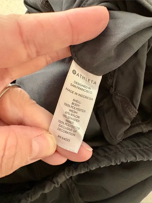 Athleta Mesh Racer Run Mid Rise 4" Short - Image 8