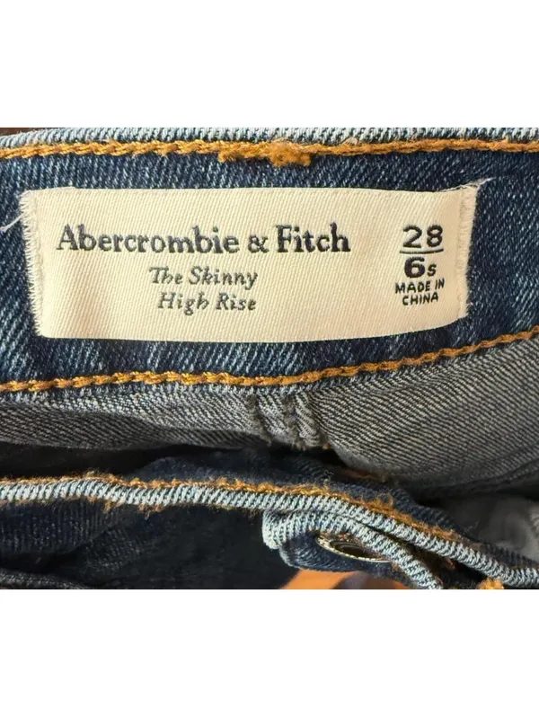 Abercrombie & Fitch The Skinny High Rise jeans size 28 6s - Image 4