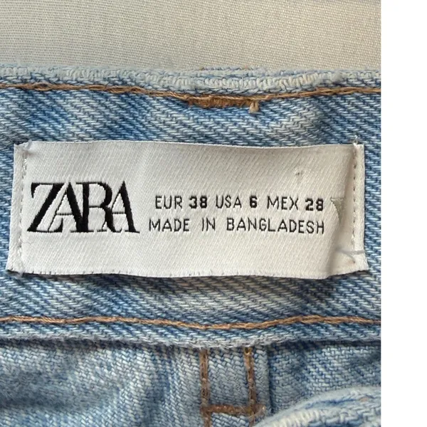 Zara High Rise Wide Leg Jeans Light Wash Blue Raw Hem Size 6 - Image 2