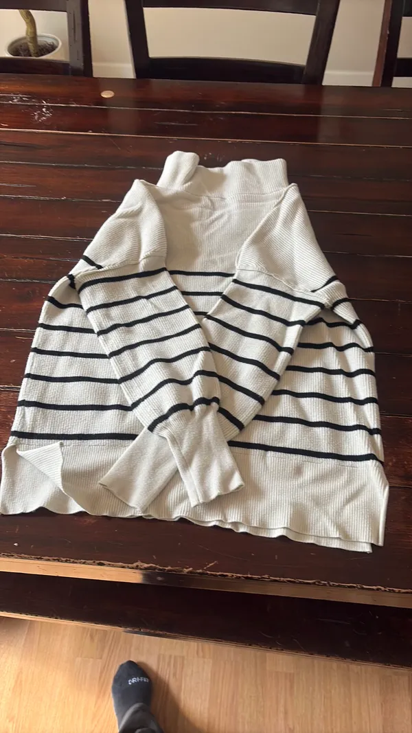 Small Boutique Sweater - Image 3