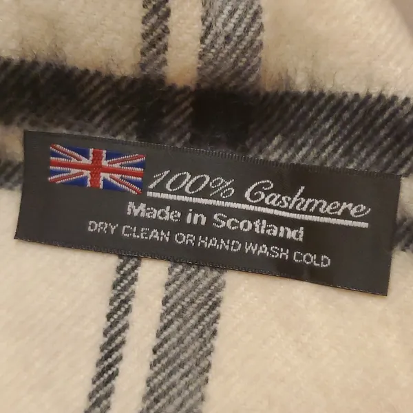 Source Unknown 100% Cashmere scarf made in Scotland - Image 9