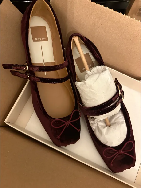 Burgundy Velvet dolce vita Gibsen flats 8.5 - Image 4