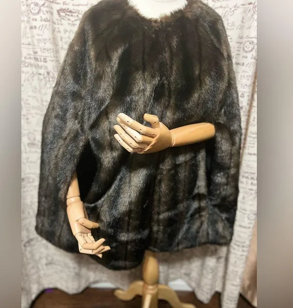 Brown Faux Fur Cape sz M / L - Image 9