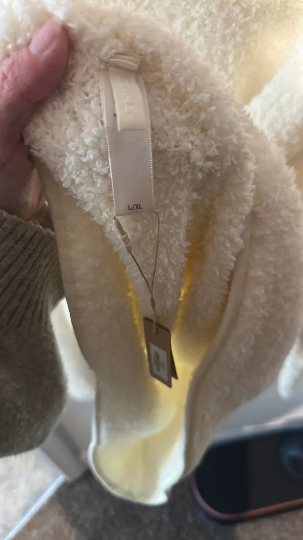 SKIMS Pullover Cozy Fleece - Image 6