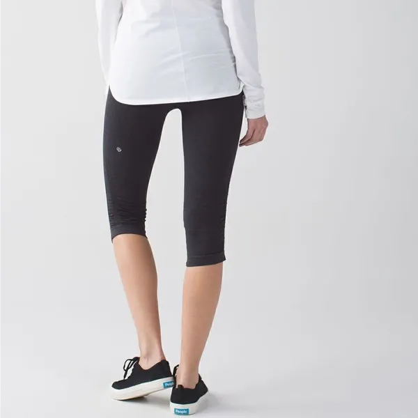 Lululemon In The Flow Crop II in Heathered Deep Coal - Image 2