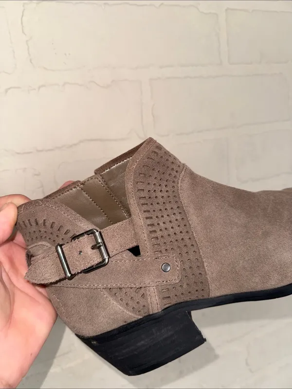 Vince Camuto boots brown Taupe Suede Ankle Booties Buckle 8.5 leather - Image 5
