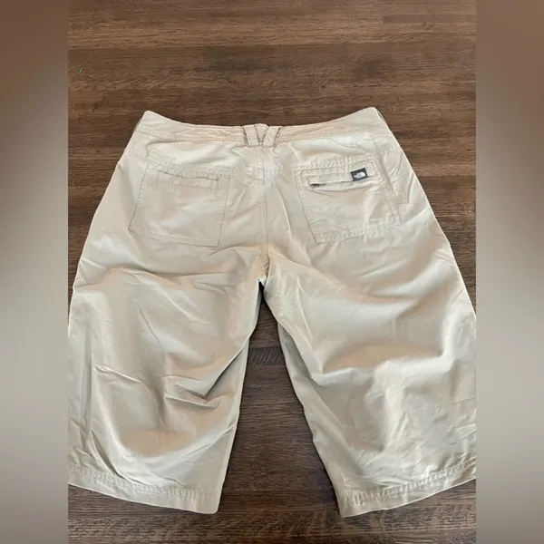North Face Khaki Shorts hiking walking casual Roll Up Hem - size 4 - Image 4